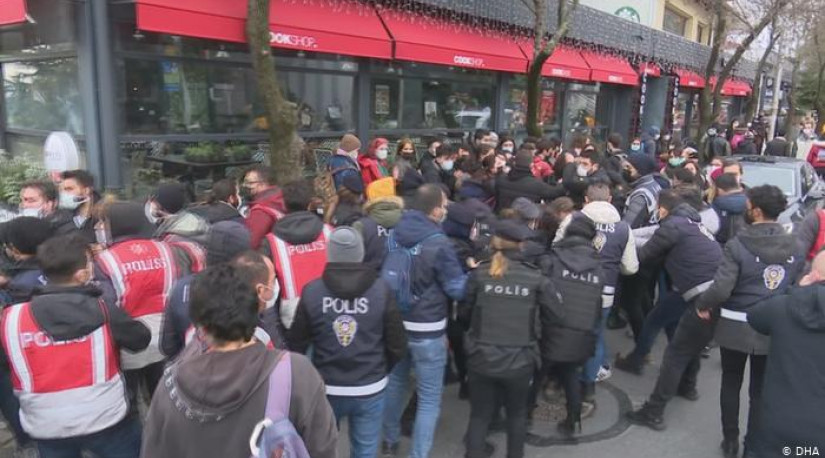 В Турции задержаны свыше сотни участников студенческих протестов