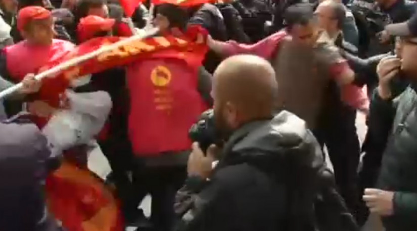 В Стамбуле за попытку провести демонстрацию задержали более 200 человек