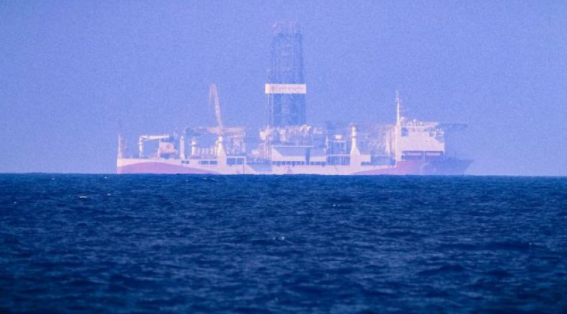 Греческие самолеты приблизились на опасное расстояние к судну ВМС Турции