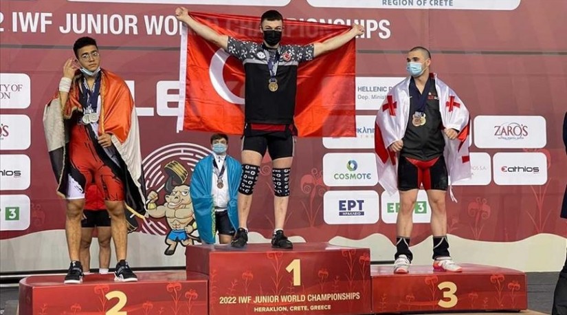 Турция выиграла первенство мира по тяжелой атлетике среди юниоров