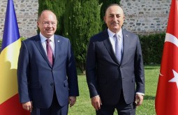 Главы МИД Турции и Румынии обсудили Украину