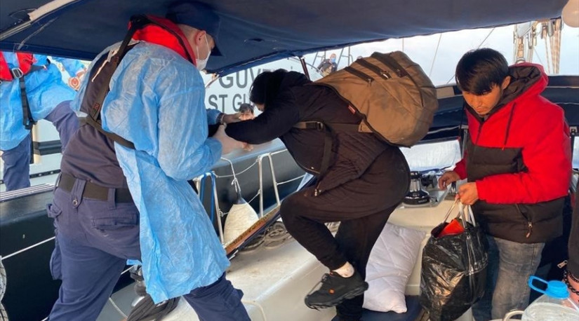 Береговая охрана Турции спасла свыше 200 мигрантов у берегов Измира