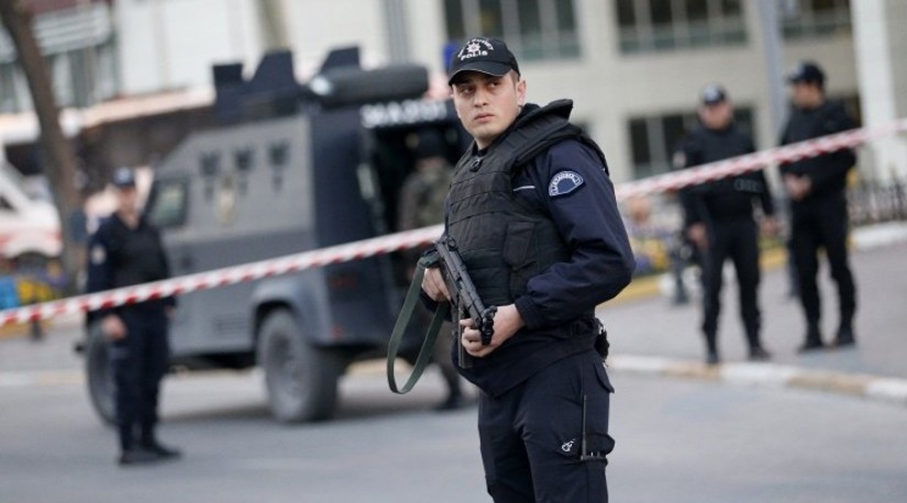 В Турции произошло вооруженное нападение на полицейское общежитие, есть погибший и раненый