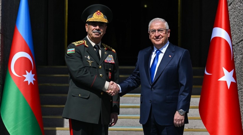 Министры обороны Турции и Азербайджана провели переговоры в Анкаре