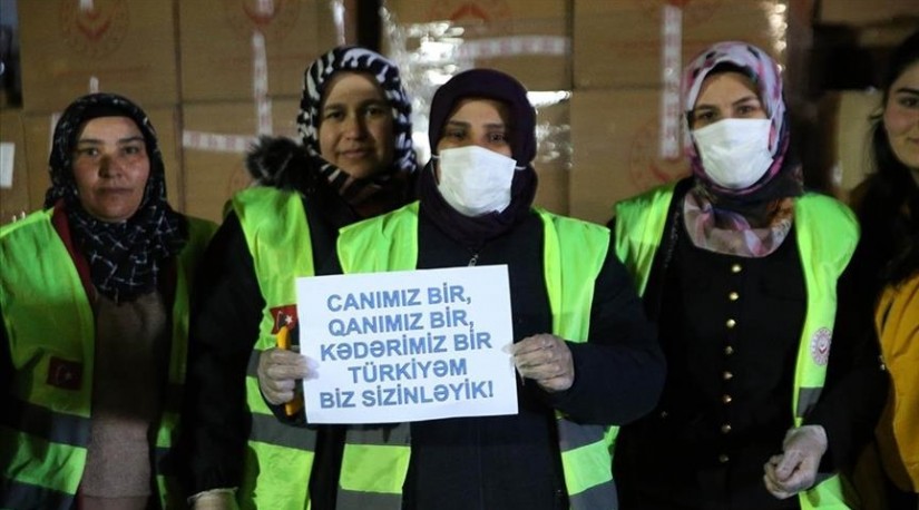 Жители Азербайджана шлют письма солидарности жителям зоны бедствия в Турции